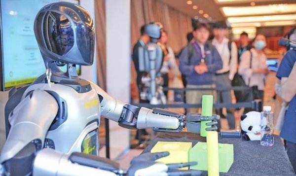 鹏配资 国产“大脑”崛起，机器人干高铁活儿，嘉定凭啥成新标杆？